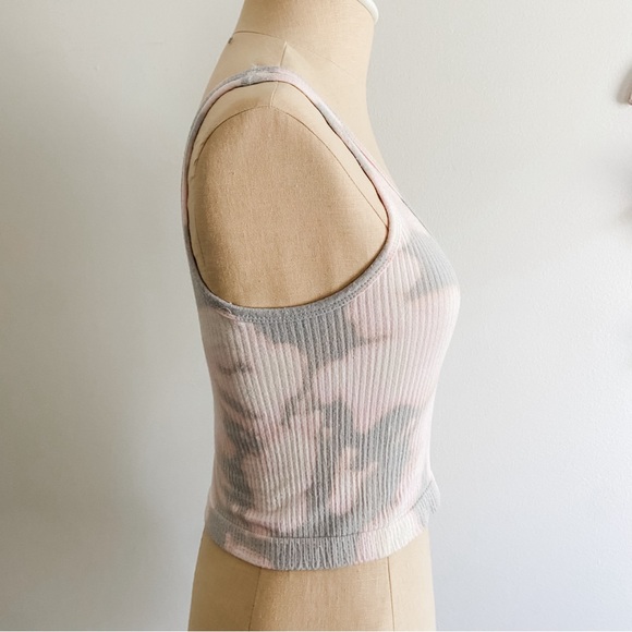 Out From Under Ribbed Cropped Tank Top - Picture 4 of 10